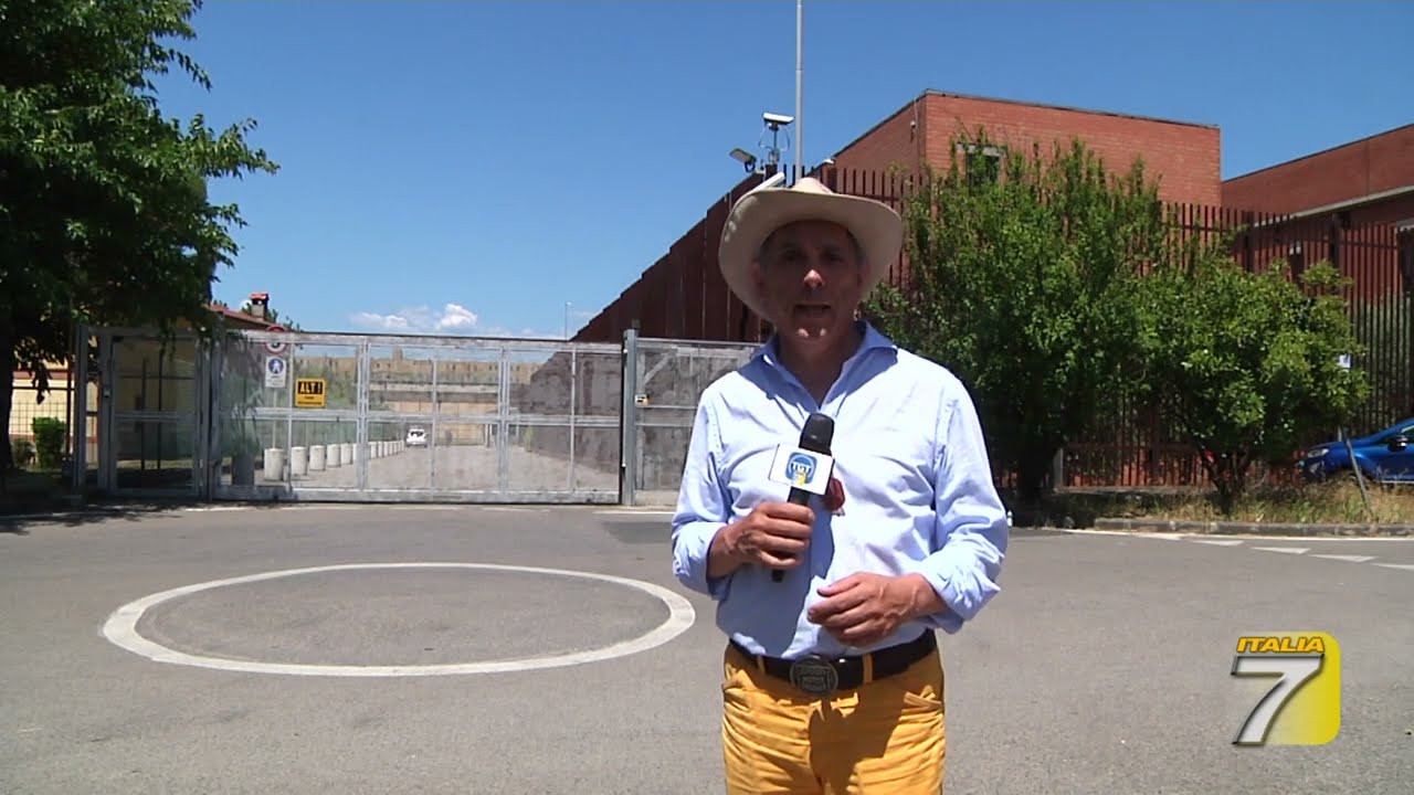 Prato Blitz delle Forze dell'Ordine al carcere della Dogaia serv. di G.Giuliano