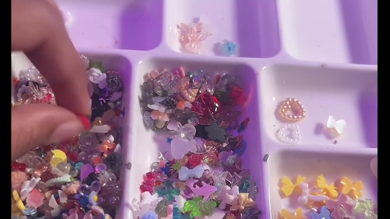 ASMR sorting through my nails charms 💅🏾🐚🎀