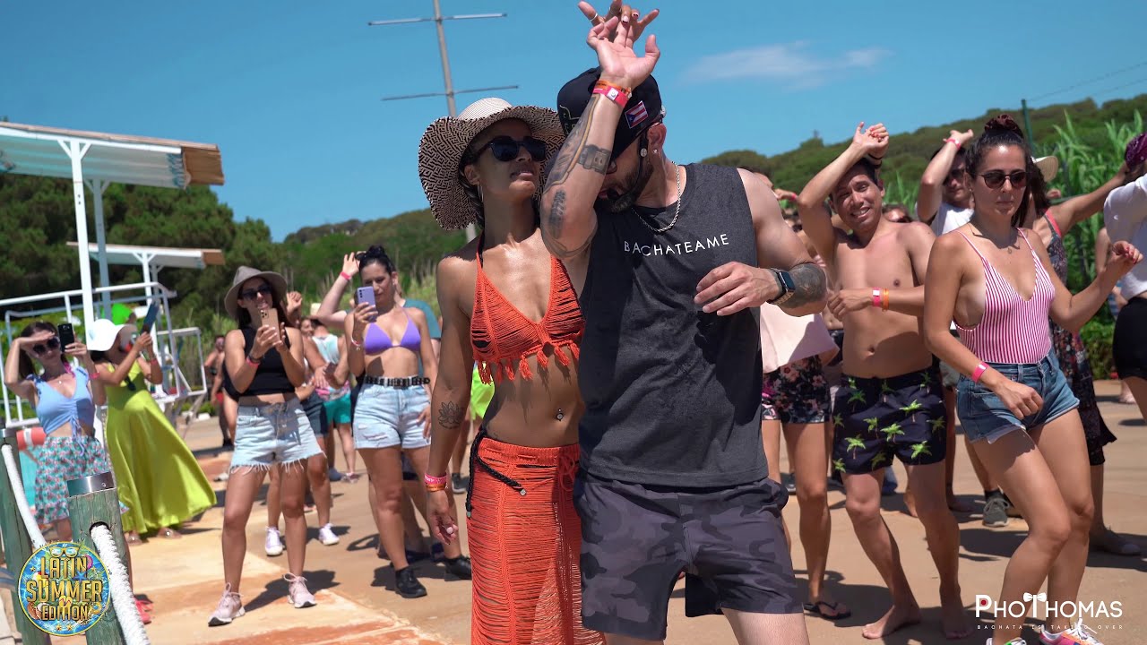 Ataca y La Alemana 👙 BACHATA EN LA PISCINA 🌴 Latin Summer Edition 2022 👙