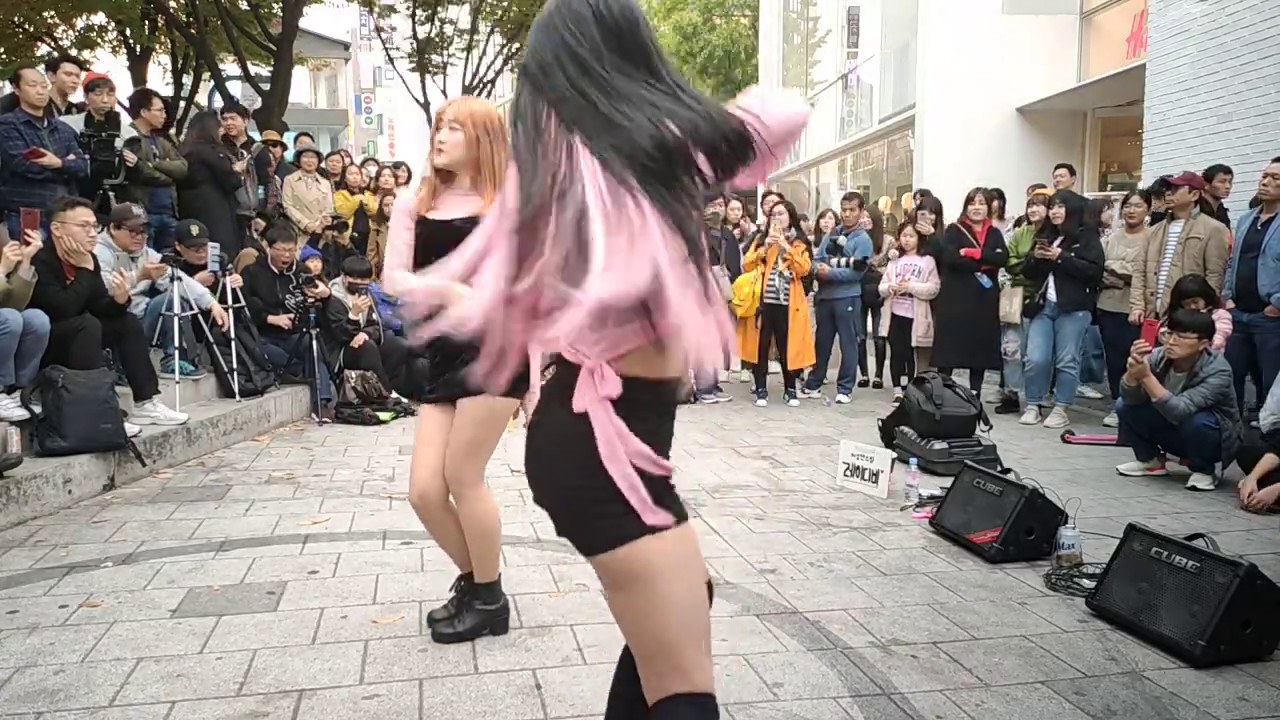 20191102. LADY B. CHARMING BUSKING. FULL-1