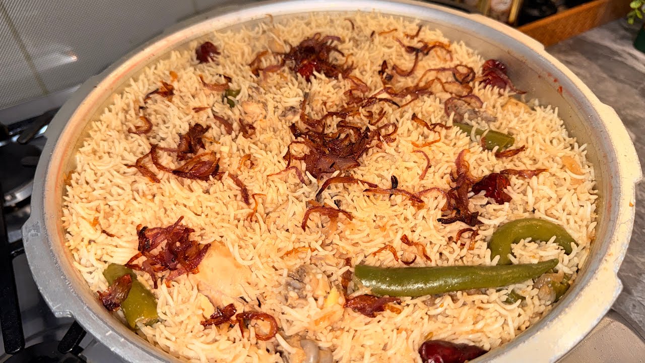 White Chicken Yakhni Pulao - Eid Special Pulao - Ramadan Special Yakhni Pulao