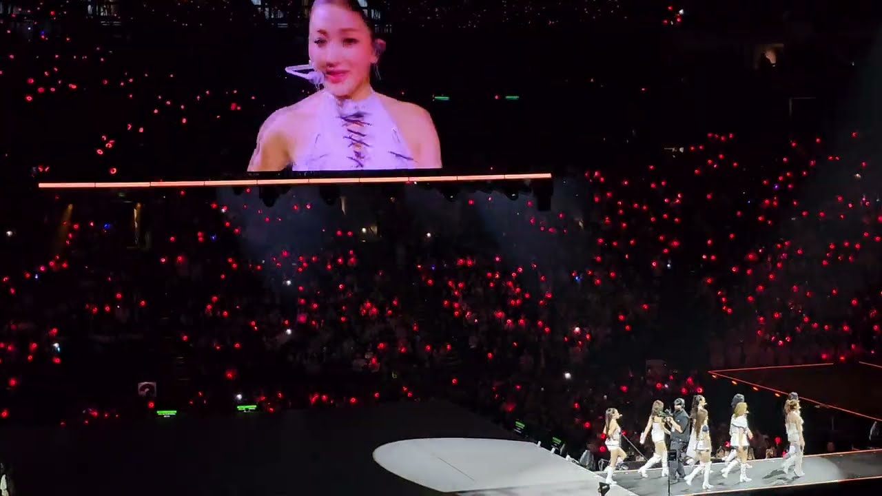 TWICE - SET ME FREE (THIS IS FOR World Tour in Oakland Day 1)