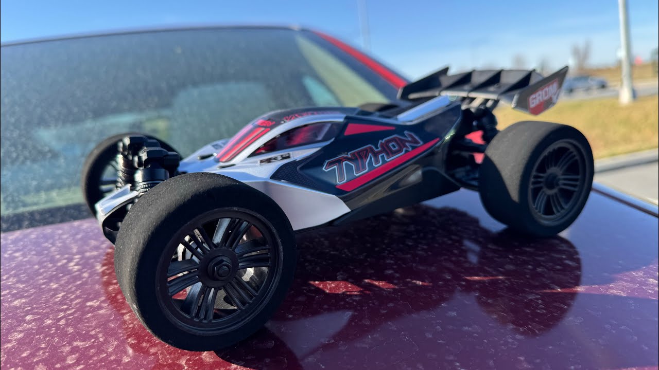 Arrma Typhon Grom parking lot bash ARA-2022 #Grom #blx #udrc #HOWTO