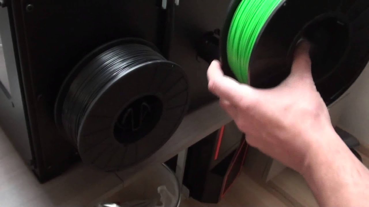 Unboxing MakerBot Replicator 2x
