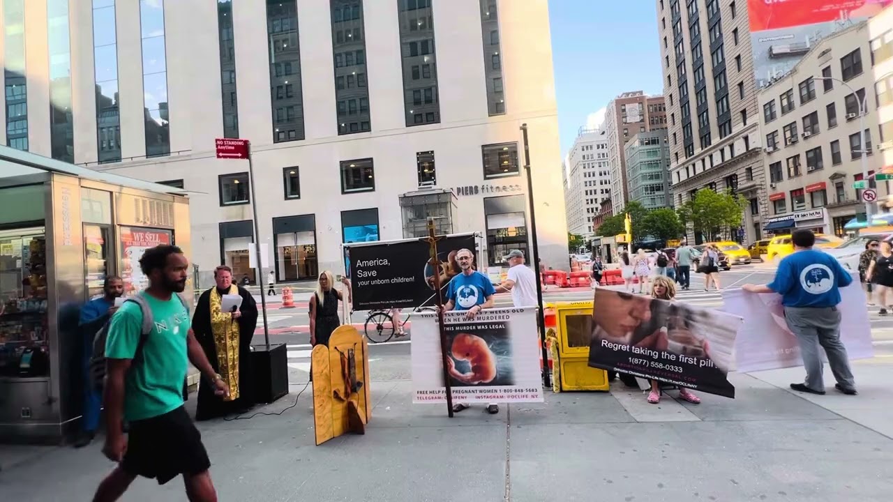 Fr. Mark Hodges led pro-life prayer service in Manhattan