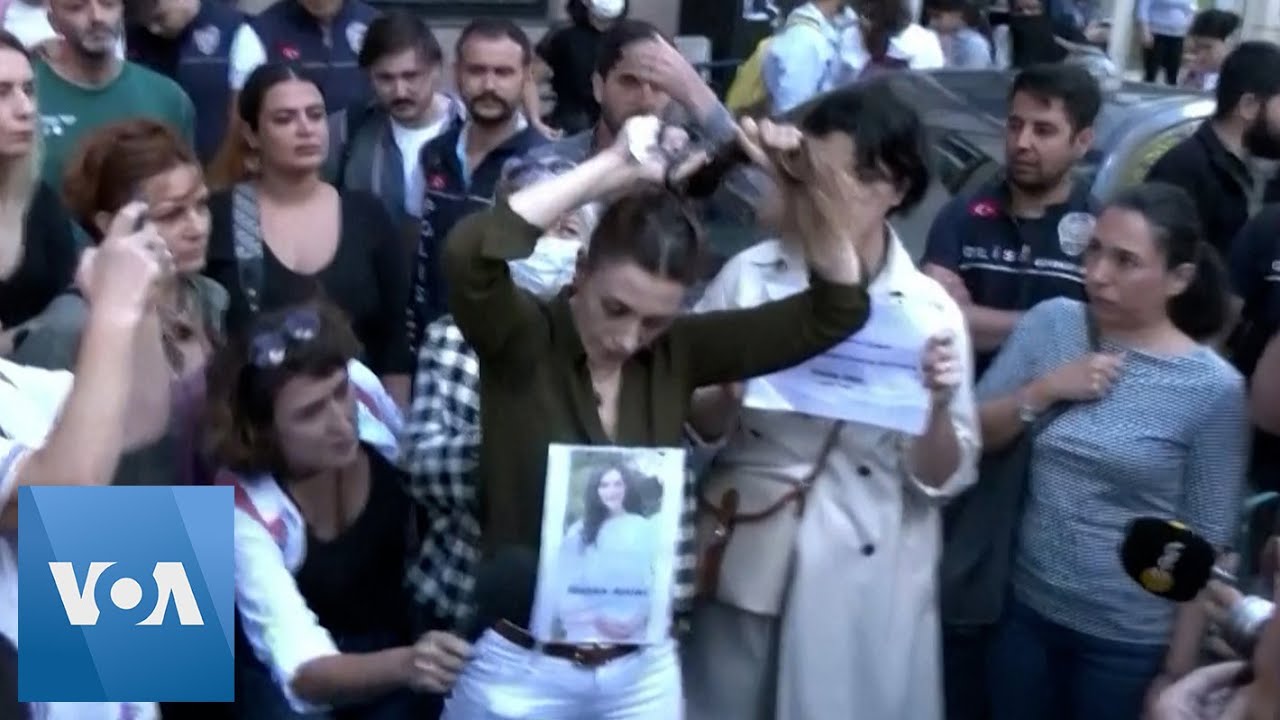 Iranian Women in Turkey Protest Over Iranian Woman’s Death | VOANews