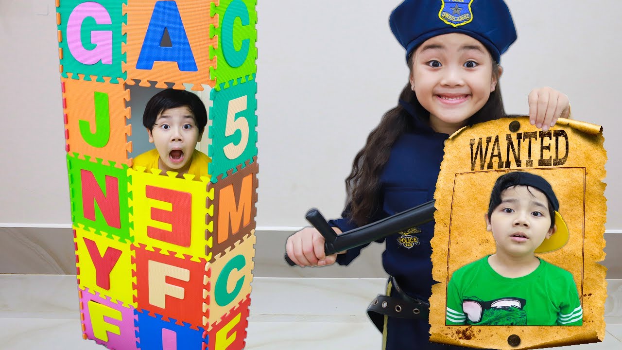 Annie Pretend Play Work Routine as Police