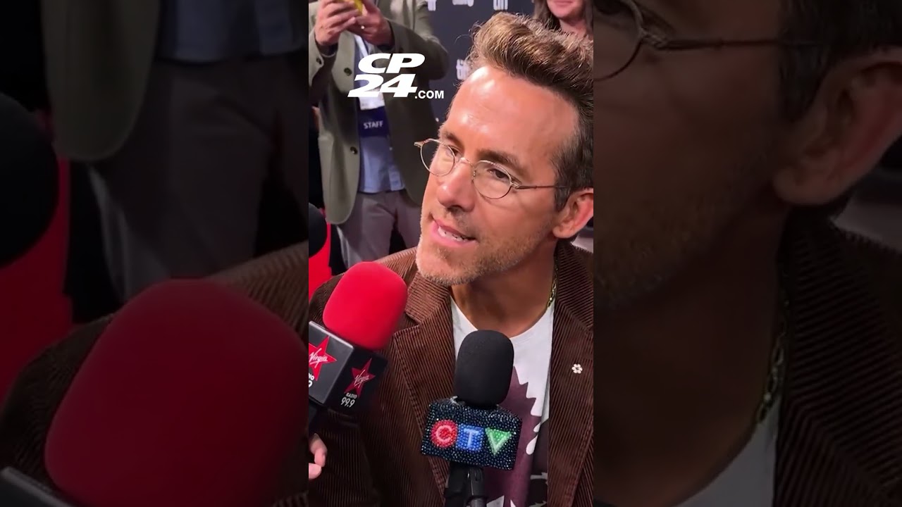 Ryan Reynolds speaks to kid reporter on TIFF red carpet