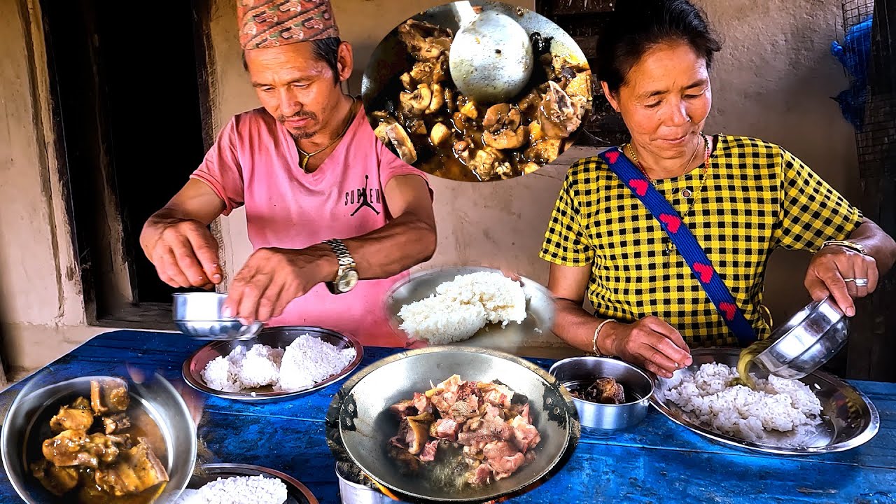chicken curry with jungle man in Bhumi kitchen | Nepali village Kitchen ||