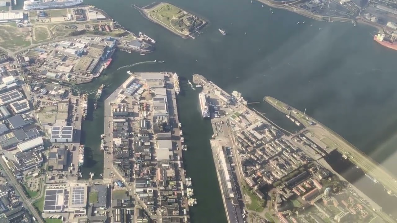 Embraer 190 KLM Landing in Amsterdam