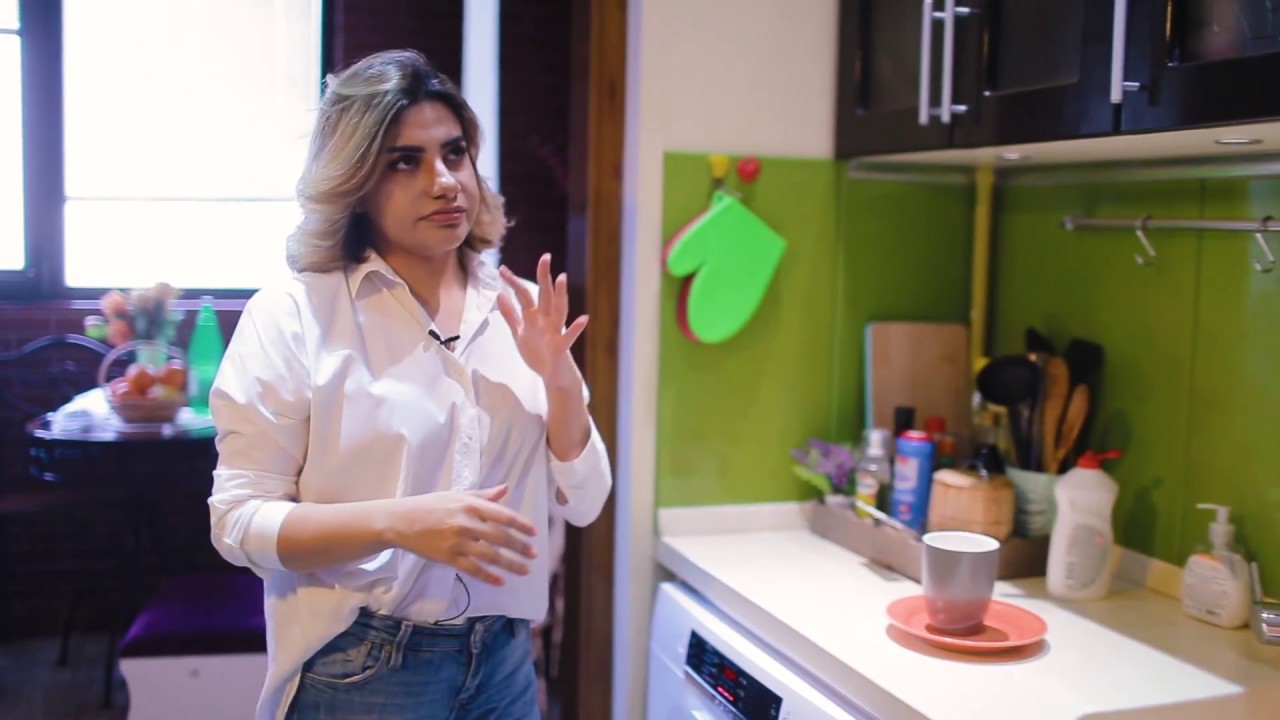 Səma Abıyeva ilə qısa sual-cavab 😉  Bəs sizin evdə ən çox əlinizdən tutan əşya hansıdır?