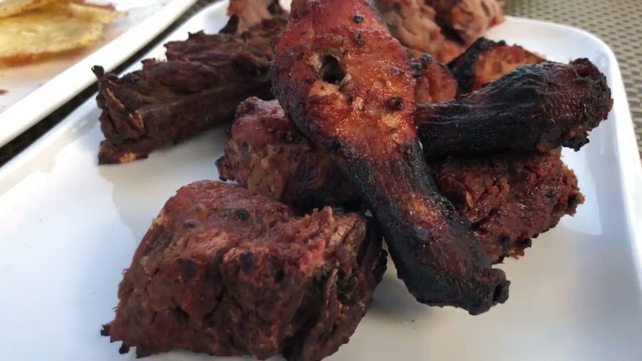 BARBEQUE PLATTER REVIEW AT📍THE LAWNS RESTAURANT- KOLOLO