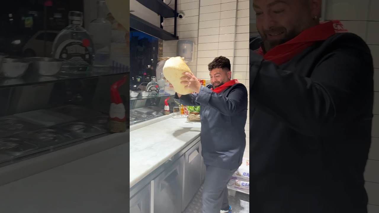 La Pizza di Napoli!! #vincenzocapuano #ruotadicarro #napoli