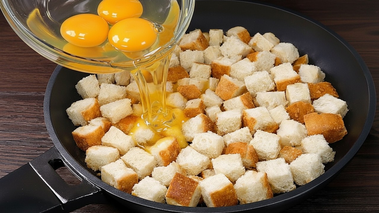 Don't fry eggs the old way &mdash; A simple egg-frying tip that many people often overlook! Kitchen Tips