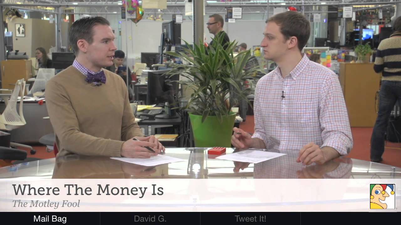 Discover and First Niagara's Earnings | Where the Money is 1/24/14 | The Motley Fool