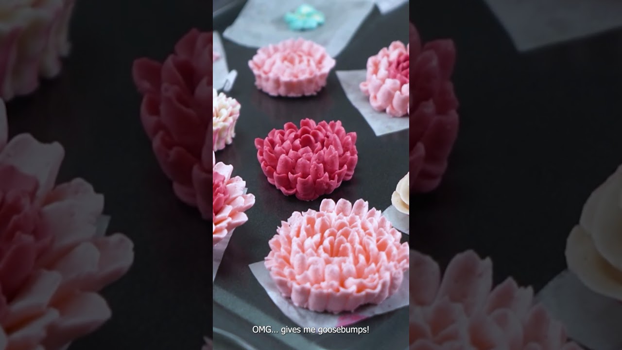 Buy 65 Pcs cake decorating kit