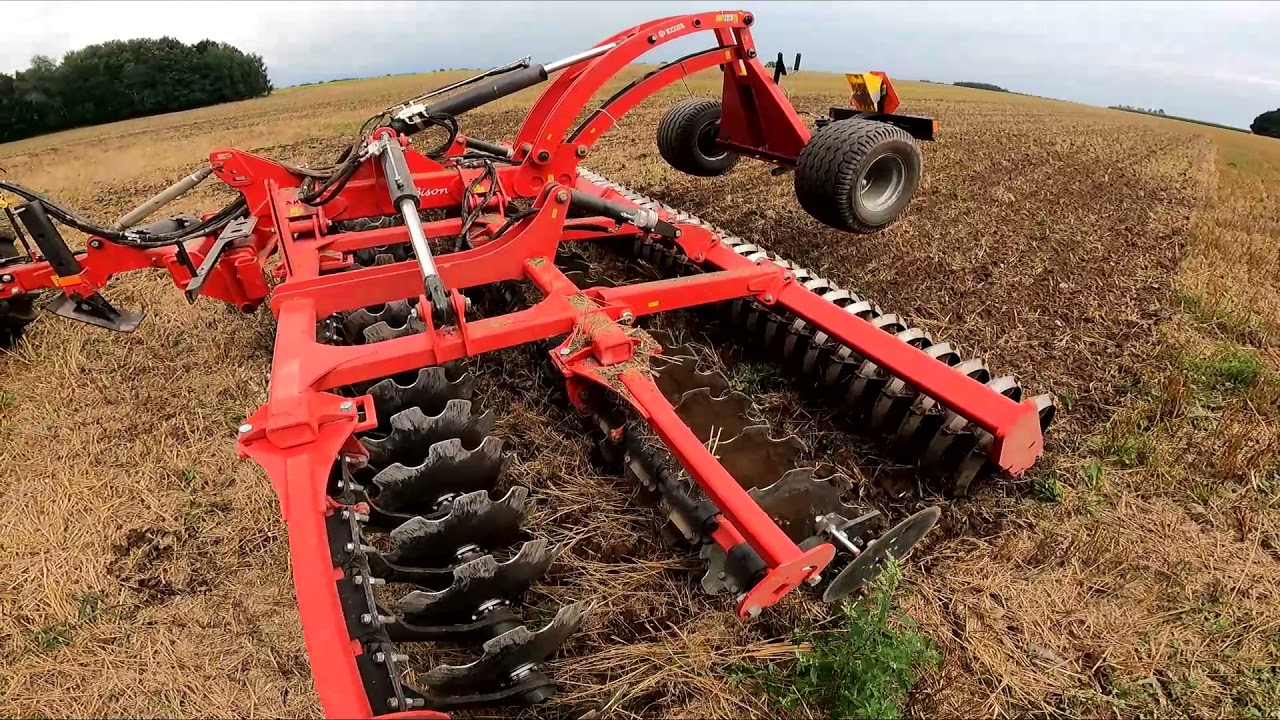 Uprawa ścierniska po pszenicy ozimej | John deere 7920 vs Akpil bison XL 6m
