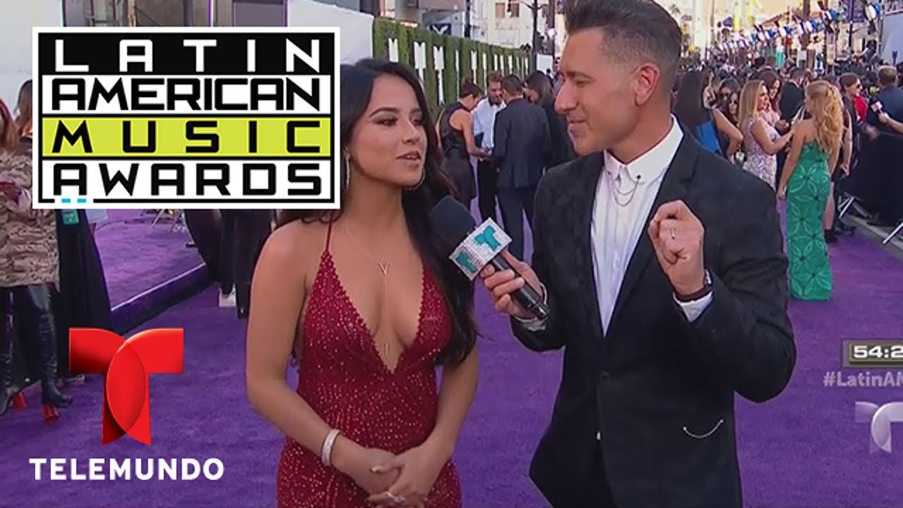 Becky G llegó hermosa a la alfombra | LAMAS | Entretenimiento