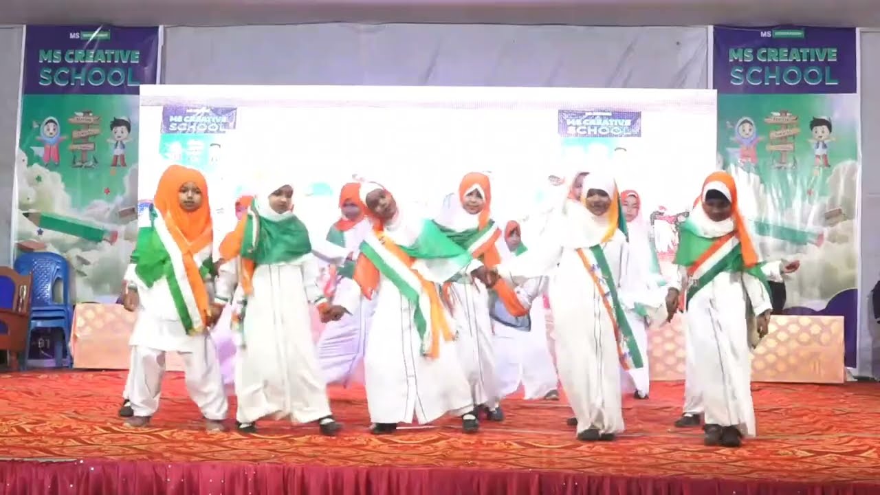 Patriotic performance by MS STUDENTS OF class_2
