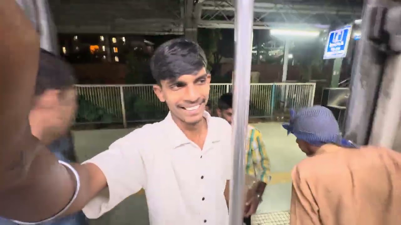 Aaj Ham raat ko Titwala Mandir gaya 
