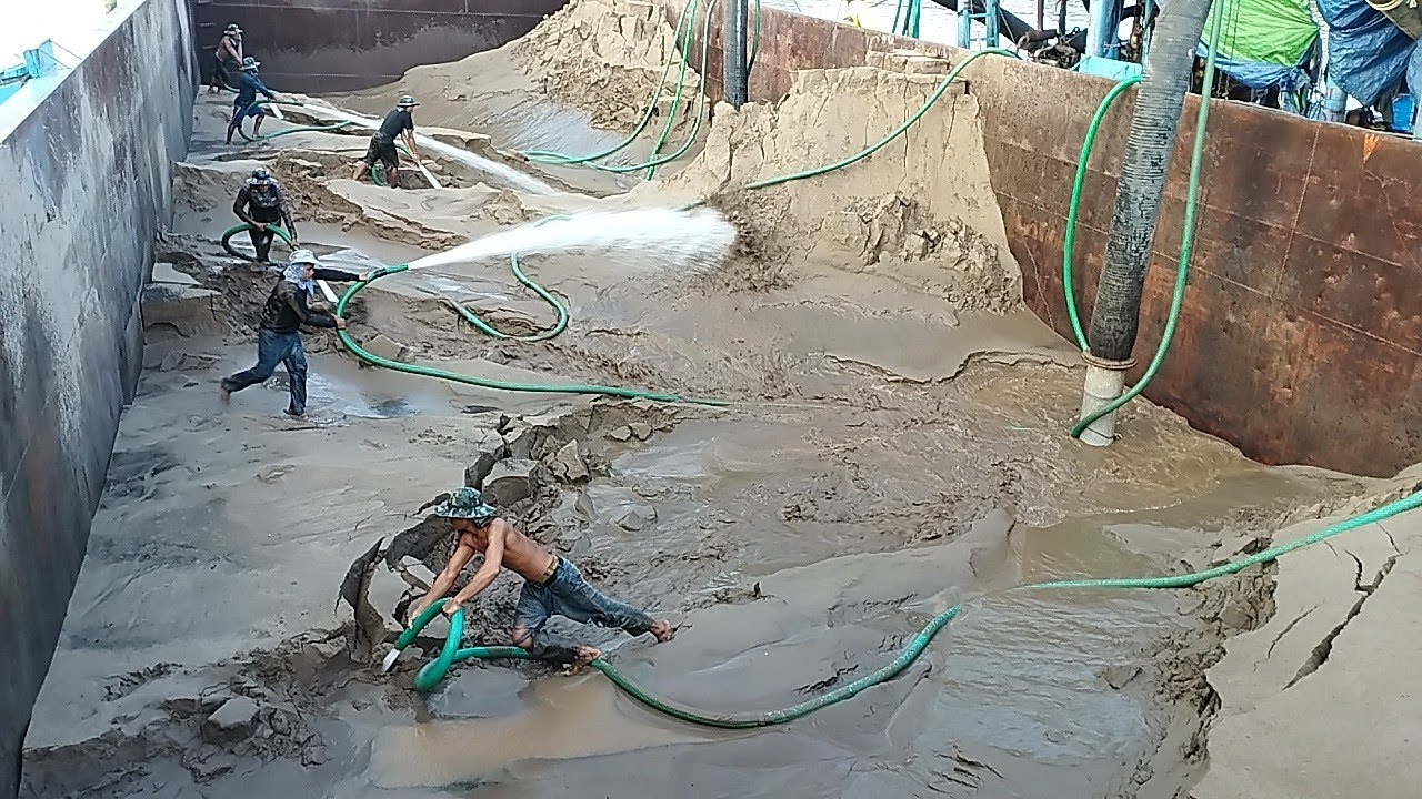បូមខ្សាច់នៅប្រទេសខ្មែរ Sand dredging in Cambodia🇰🇭