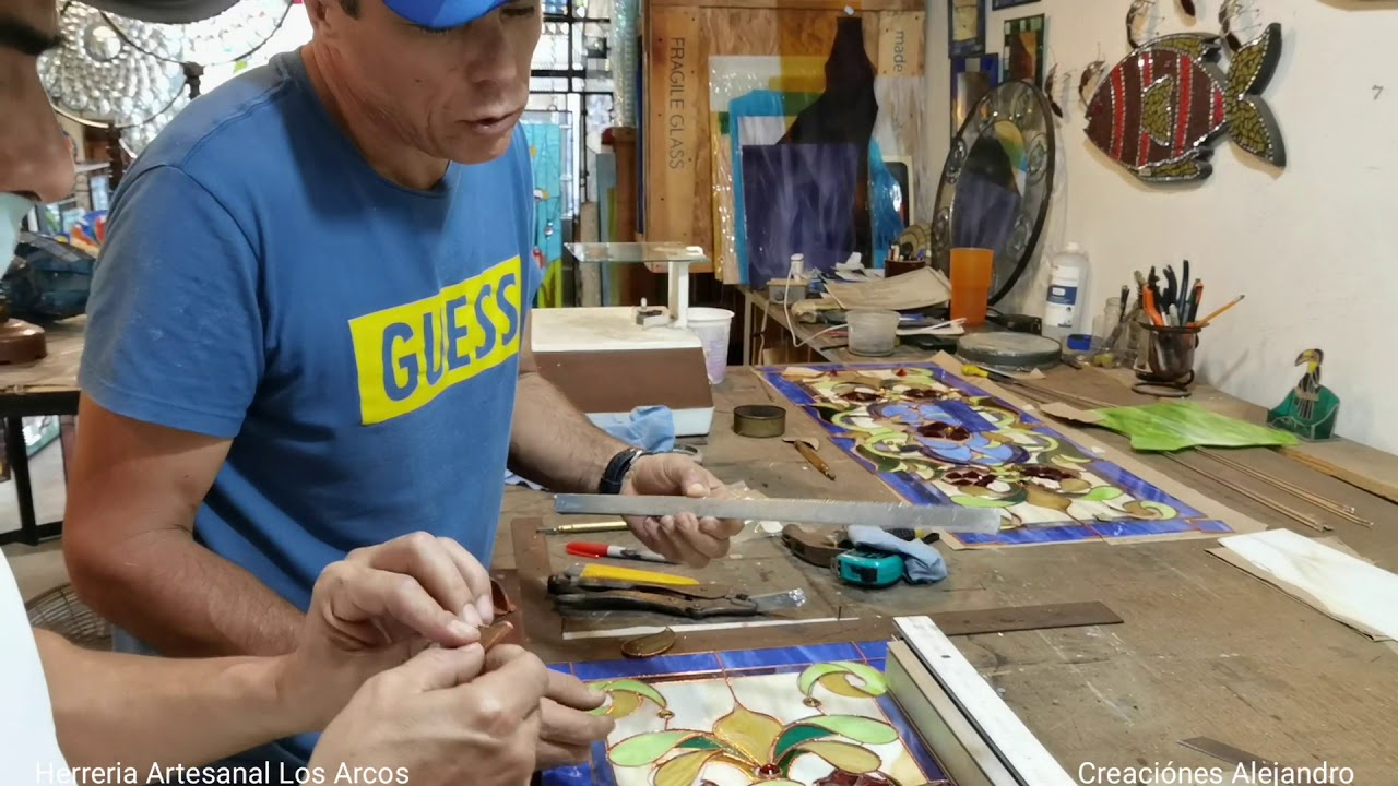 Visite un taller donde se fabrican vitrales, puedes comprar con toda confianza si lo deseas