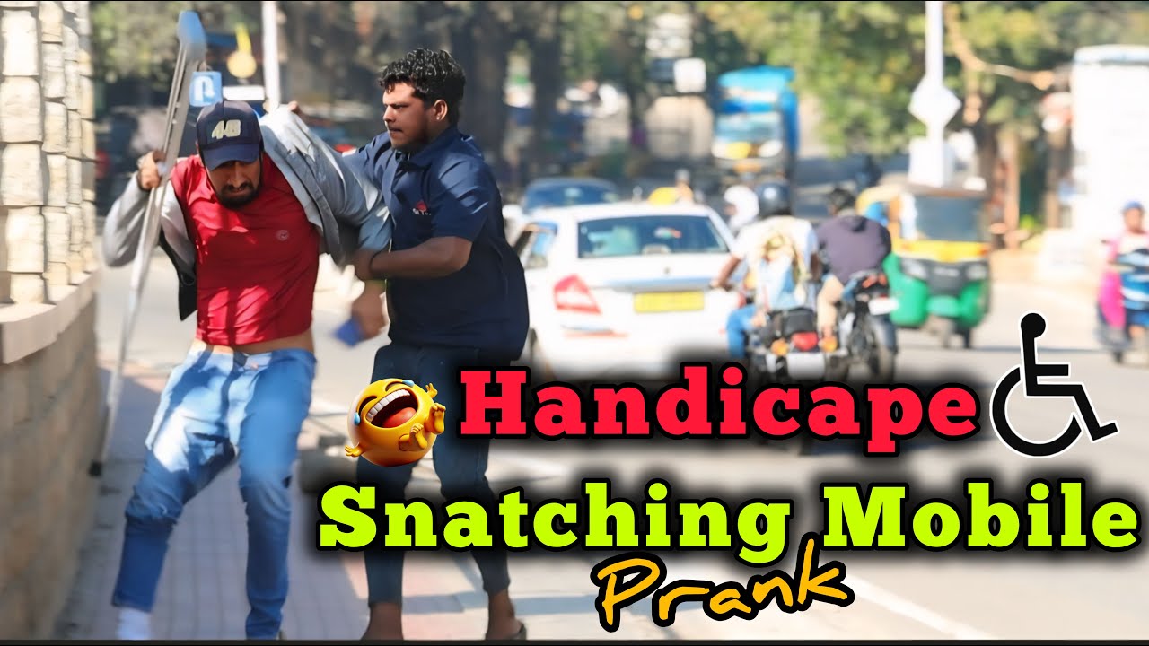 ಅಂಗವಿಕಲ ಮೊಬೈಲ್ ಕಸಿದುಕೊಳ್ಳುವ ತಮಾಷೆ 🤪😂 / Handicap Snatching Mobile Prank 🤪😂 / Kannada Prank
