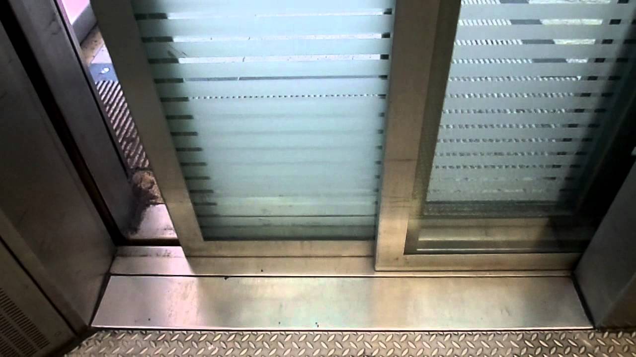 1999 Röbling + Seifert holeless hydraulic elevator @ Dom/Hauptbahnhof subway station,Cologne,Germany