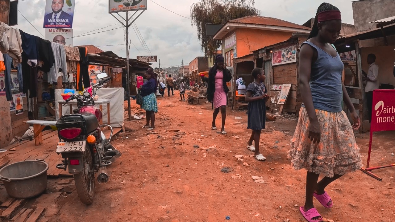 My WALK Through KAMWOKYA Ghetto SLUM  in Africa🌍UGANDA🇺🇬