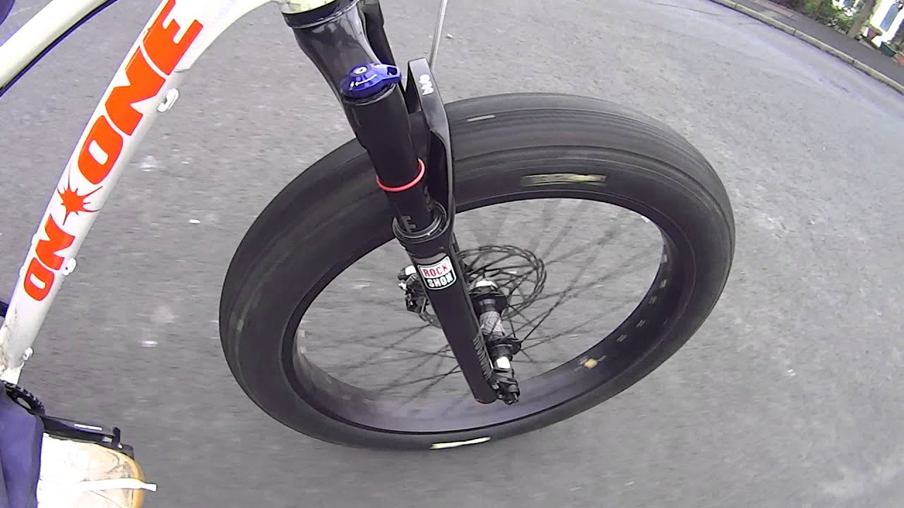 Rockshox Bluto on a Fatty  Kerb test