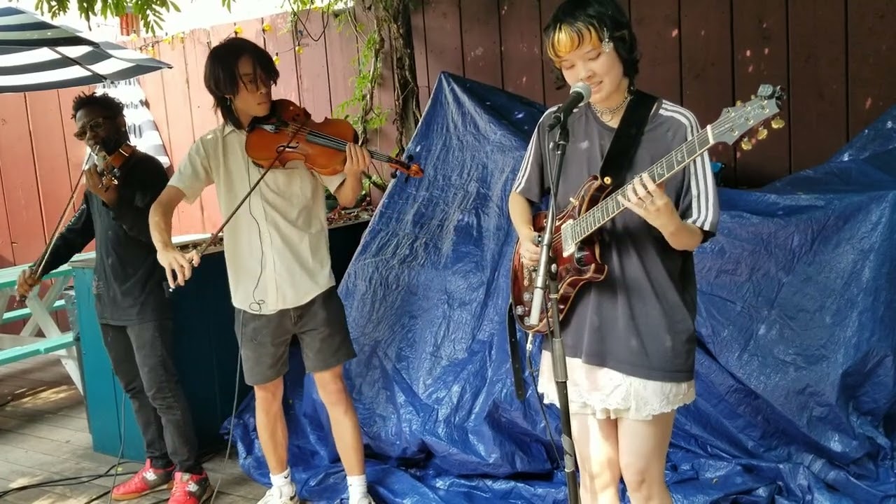 Mei Semones live at Union Pool - Norwegian Shag / Rat With Wings (Live)