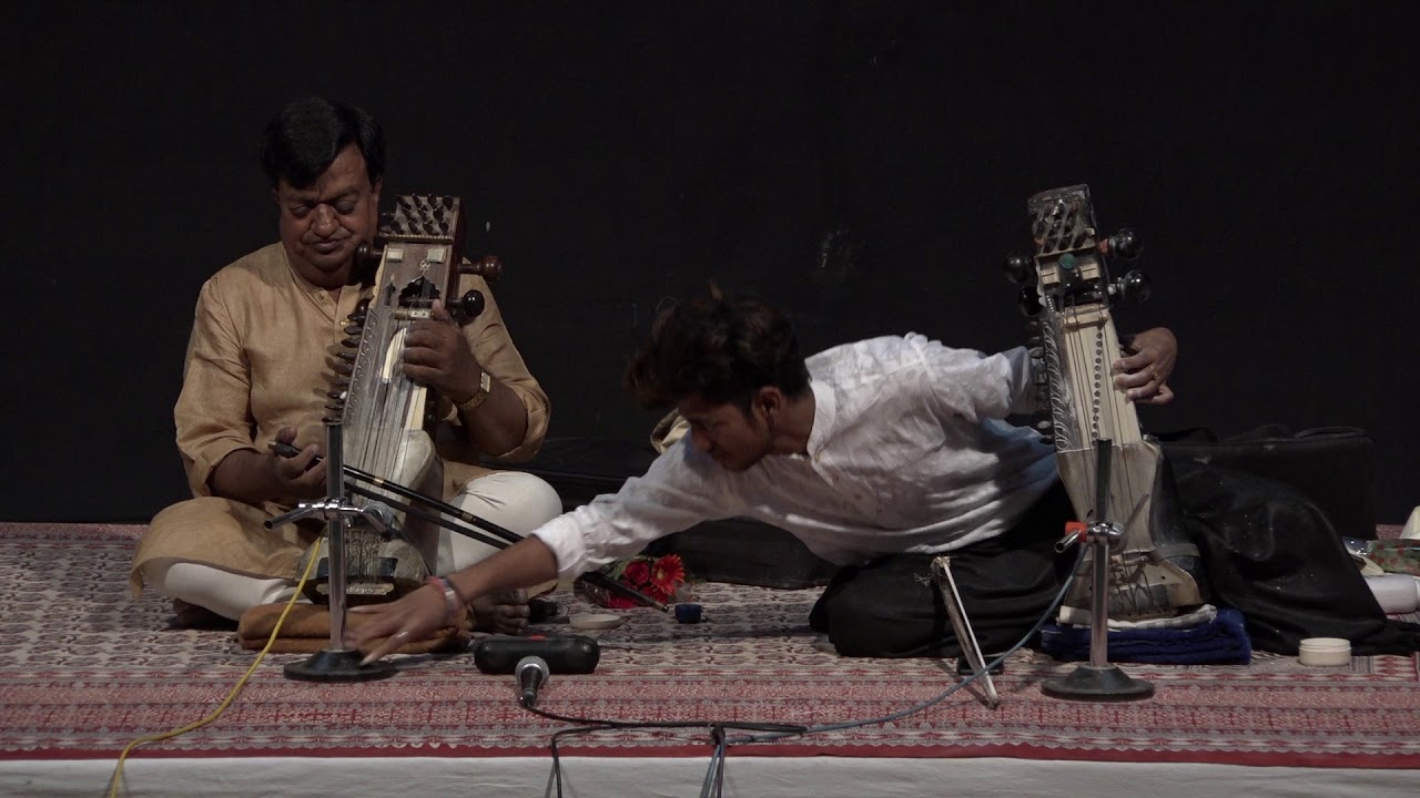 Ustad Moinuddin Khan And His Son Momin khan raag bageshree part 1