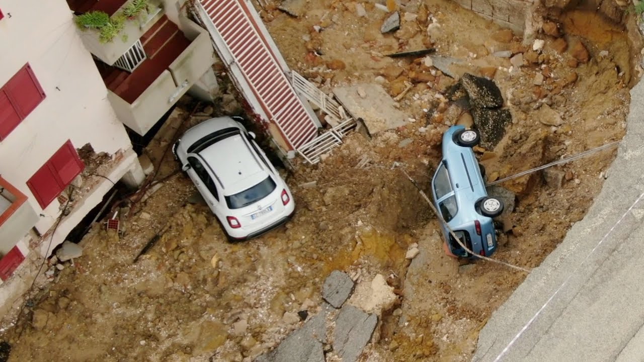 Sciacca (Agrigento), le immagini aeree di voragini e allagamenti provocati dall'alluvione