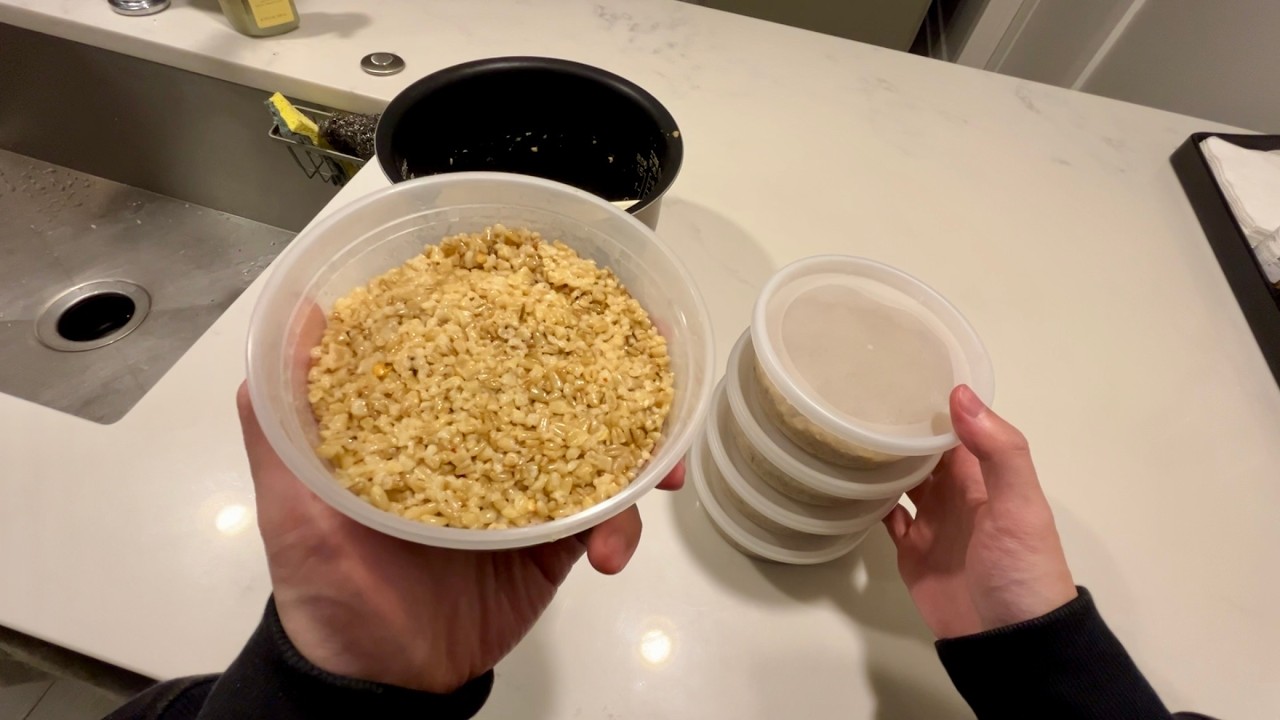POV: Meal-prep for my freezer | Savory oats