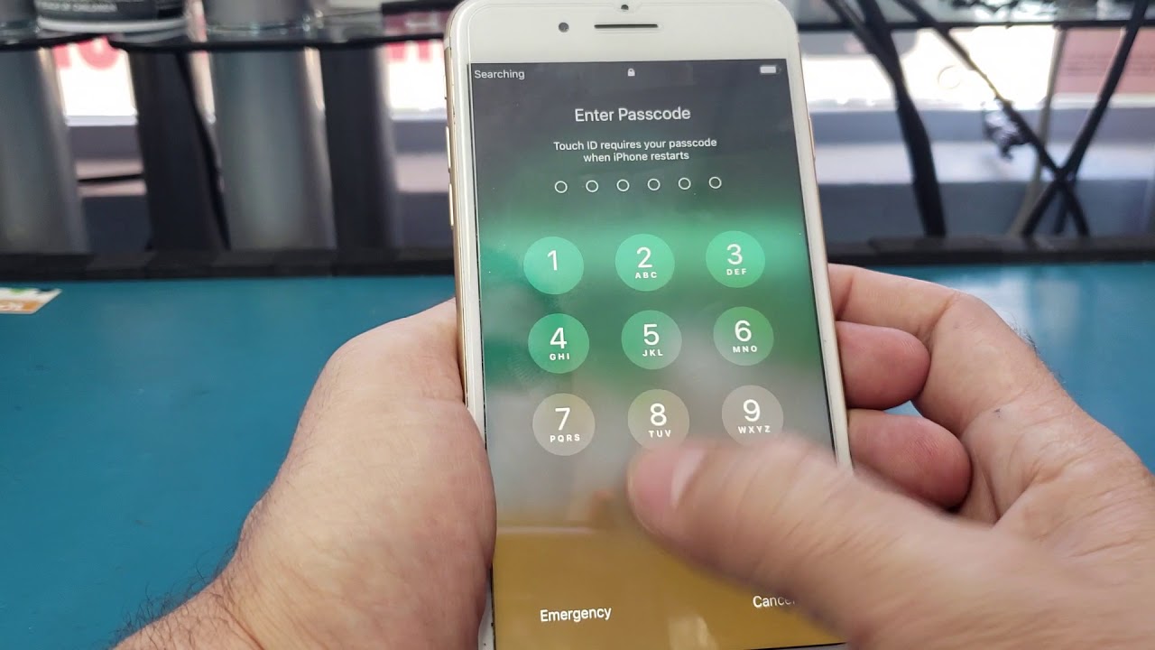 Как исправить зависание экрана на iPhone 7 и 7+ путем его принудительной перезагрузки.