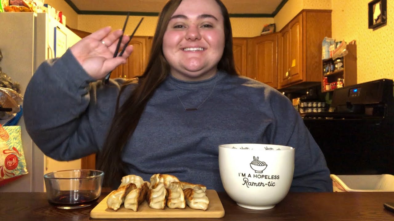 SPICY BLACK BEAN NOODLES (JAJANGMYEON) & PORK DUMPLINGS | MUKBANG!