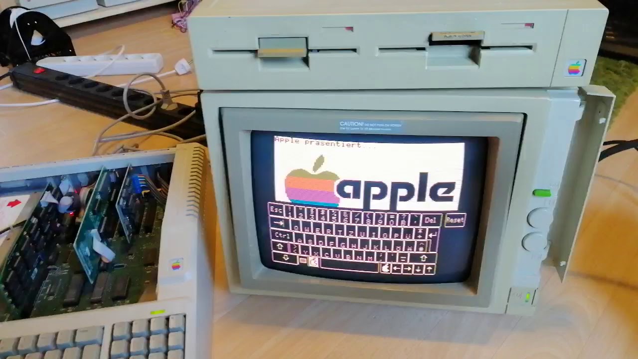 Apple Color Monitor 100 Apples first Color Monitor from 1984 test run