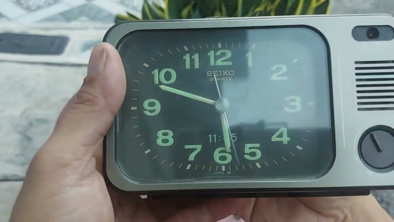 Đồng hồ báo thức SEIKO Japan, giá 400k. Ae quan tâm liên hệ 0982244014 Mr_Phong