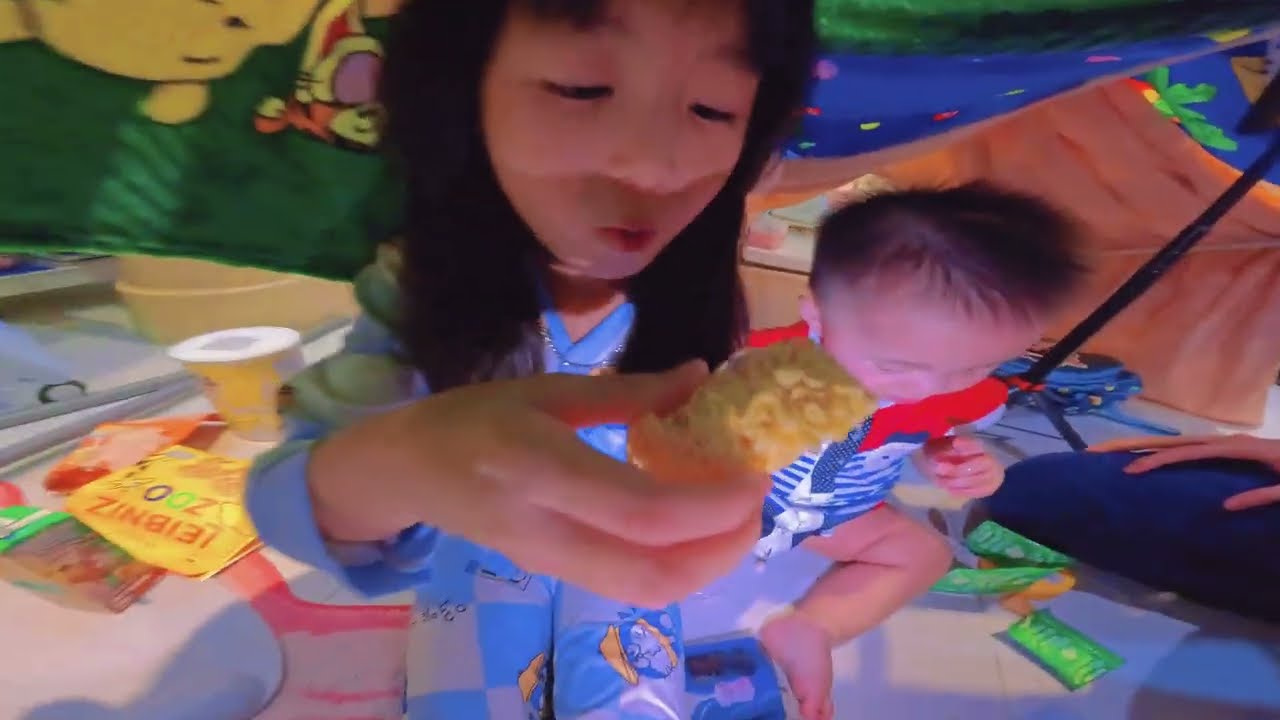 Chippy - JiBun SỐNG TRONG MỀNH ăn các loại bánh snack CỦA -Bé Chippy Siêu Quậy Cùng Ba Mẹ | | ,CP