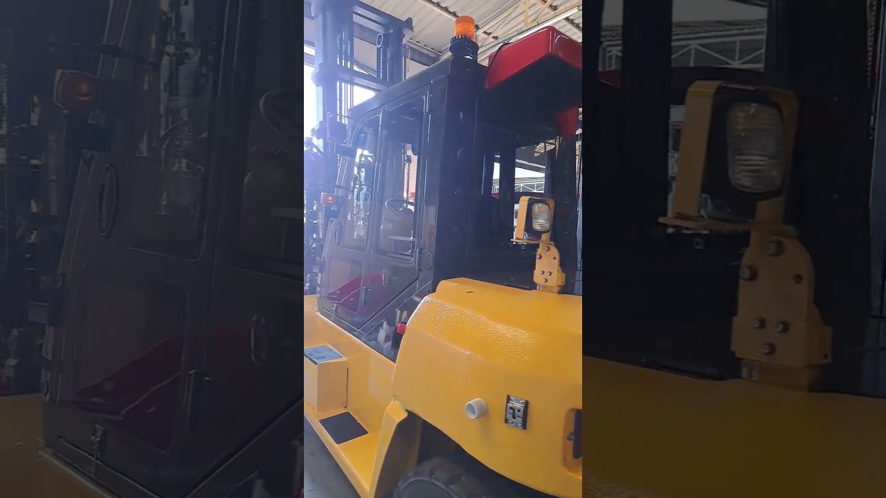 Pipe handling clamp on Komatsu 7 ton