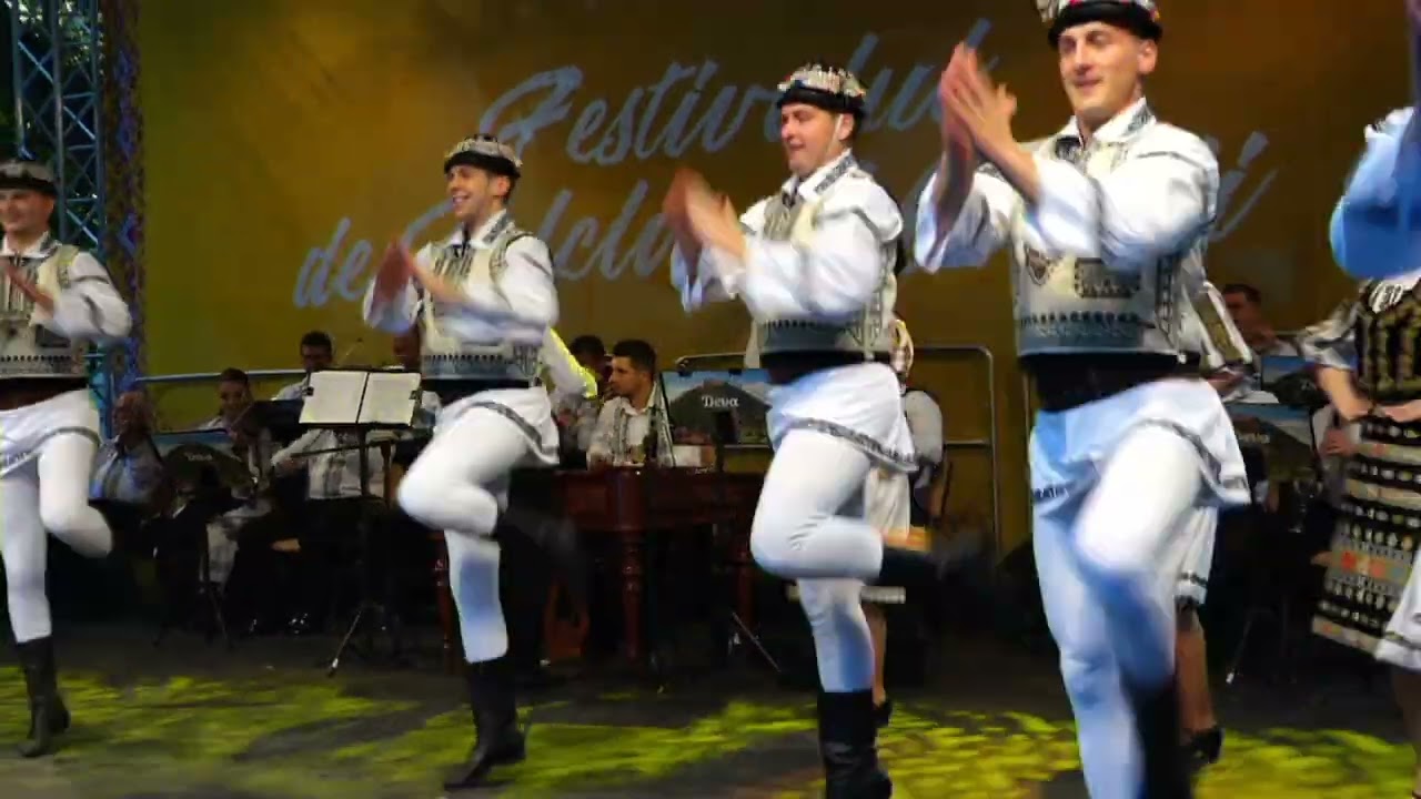 Ansamblul Cindrelul Junii Sibiului - Dans de pe Valea Târnavelor - Festivalul de Folclor al Cetății