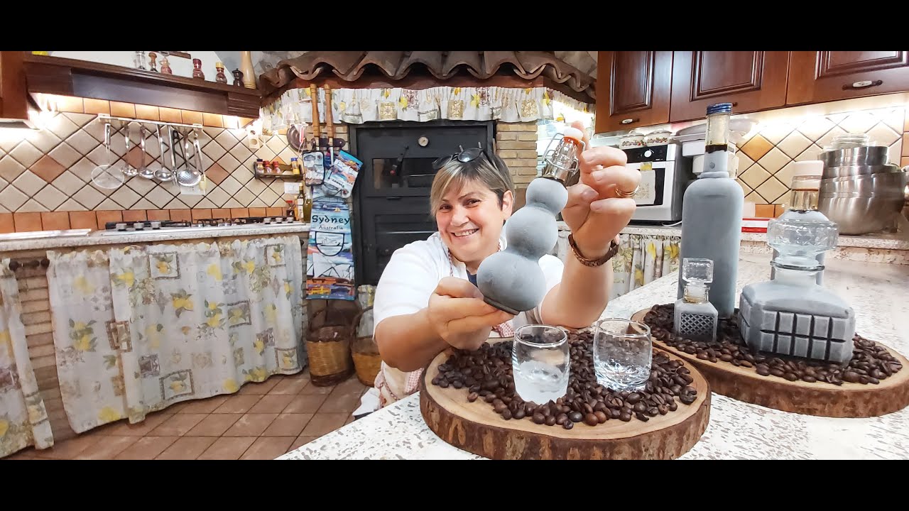 Liquore al Caff&egrave; fatto in casa facile da realizzare alla portata di tutti da @intavernaconlucia