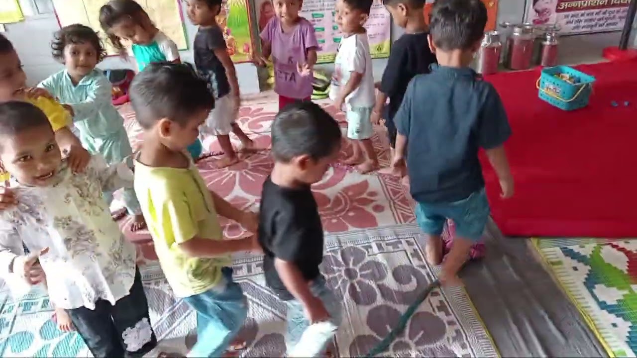 (पोषण भी पढ़ाई  भी),ANGANWADI KE BACHE