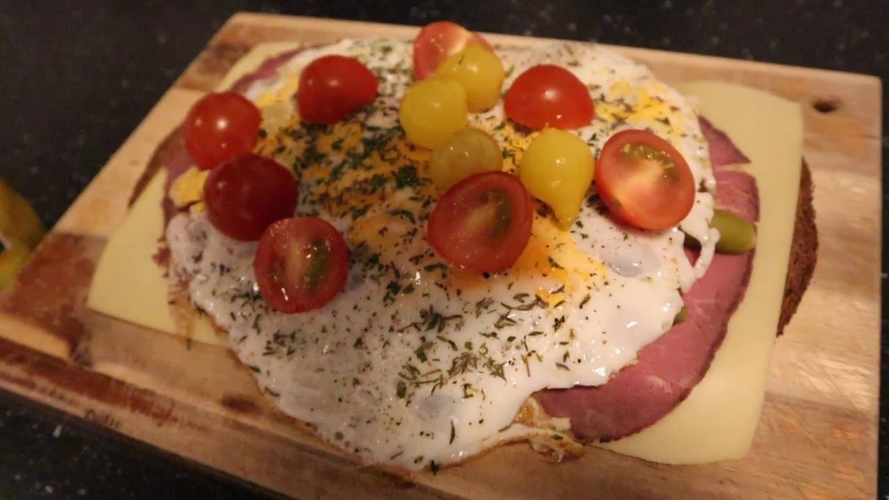 Bouncer's Fried Egg Sandwich (Uitsmijter) | Jan's Kitchen | Jan Tom Yam