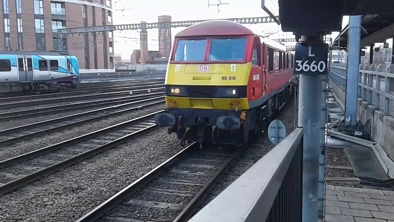 Trains at: Leeds, ECML, 09/02/19