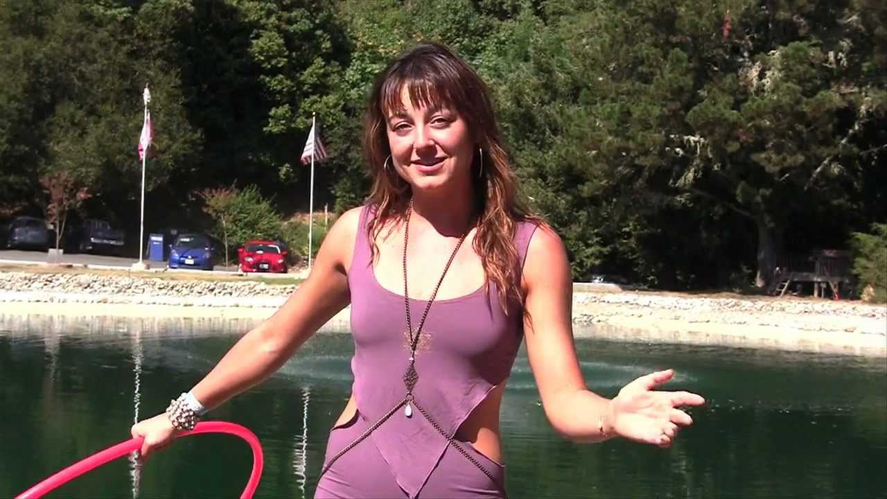 Hula Hooping Tutorial: One-handed Floats with Shakti Sunfire