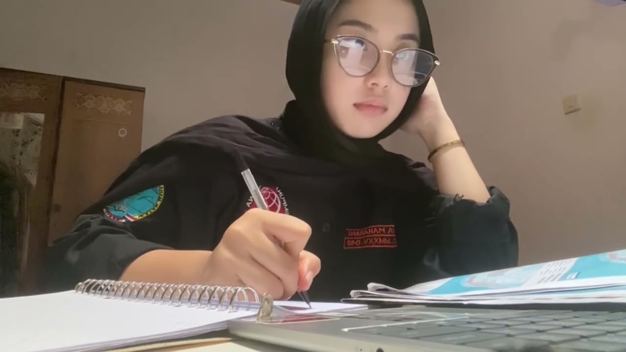 MINI VLOG - English for Geography | Daily Activities and Physical Geography Explanation