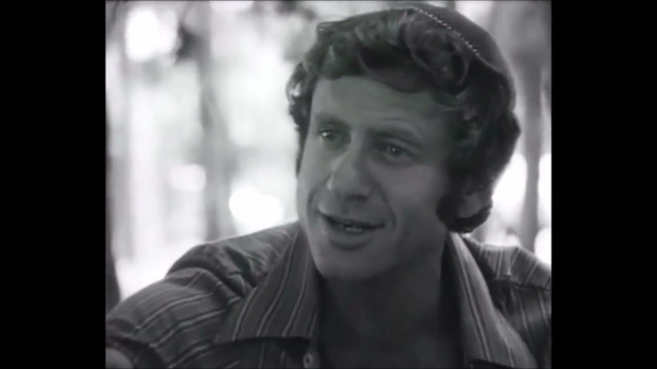 אוגוסט 1977 אורי זוהר מאשר את השמועות שהוא חוזר בתשובה ובגדול