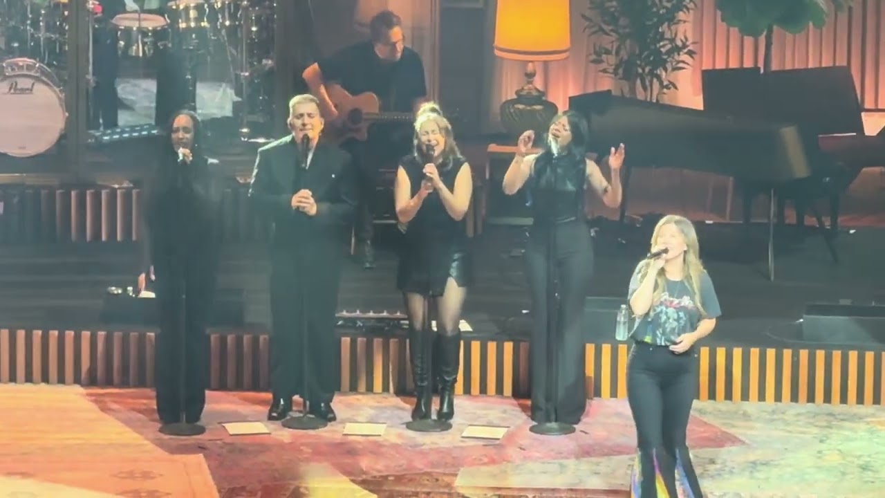 Breakaway, Kelly Clarkson 7-19-25