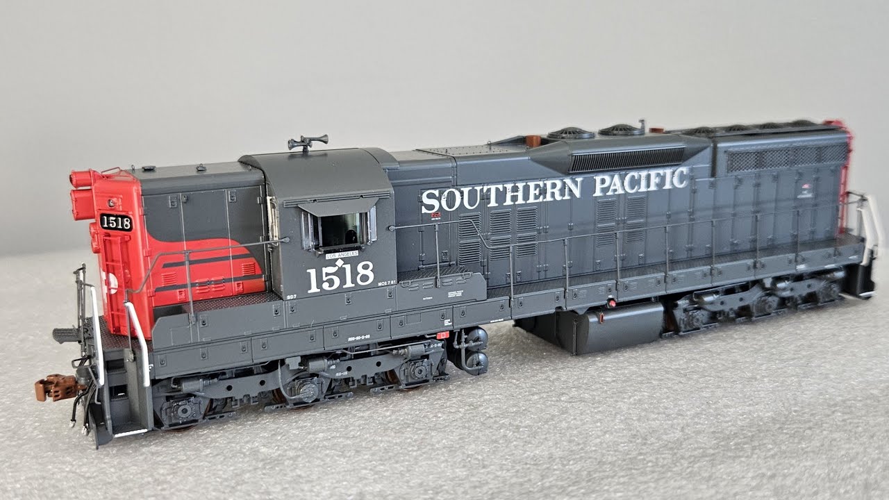 Обзор: ScaleTrains Rivet Counter Southern Pacific SP SD7R 1518 с Loksoundv5 DCC и Sound HO Scale